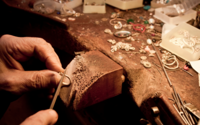 Les métiers de l’industrie de la bijouterie-joaillerie : quelles formations et compétences requises ?