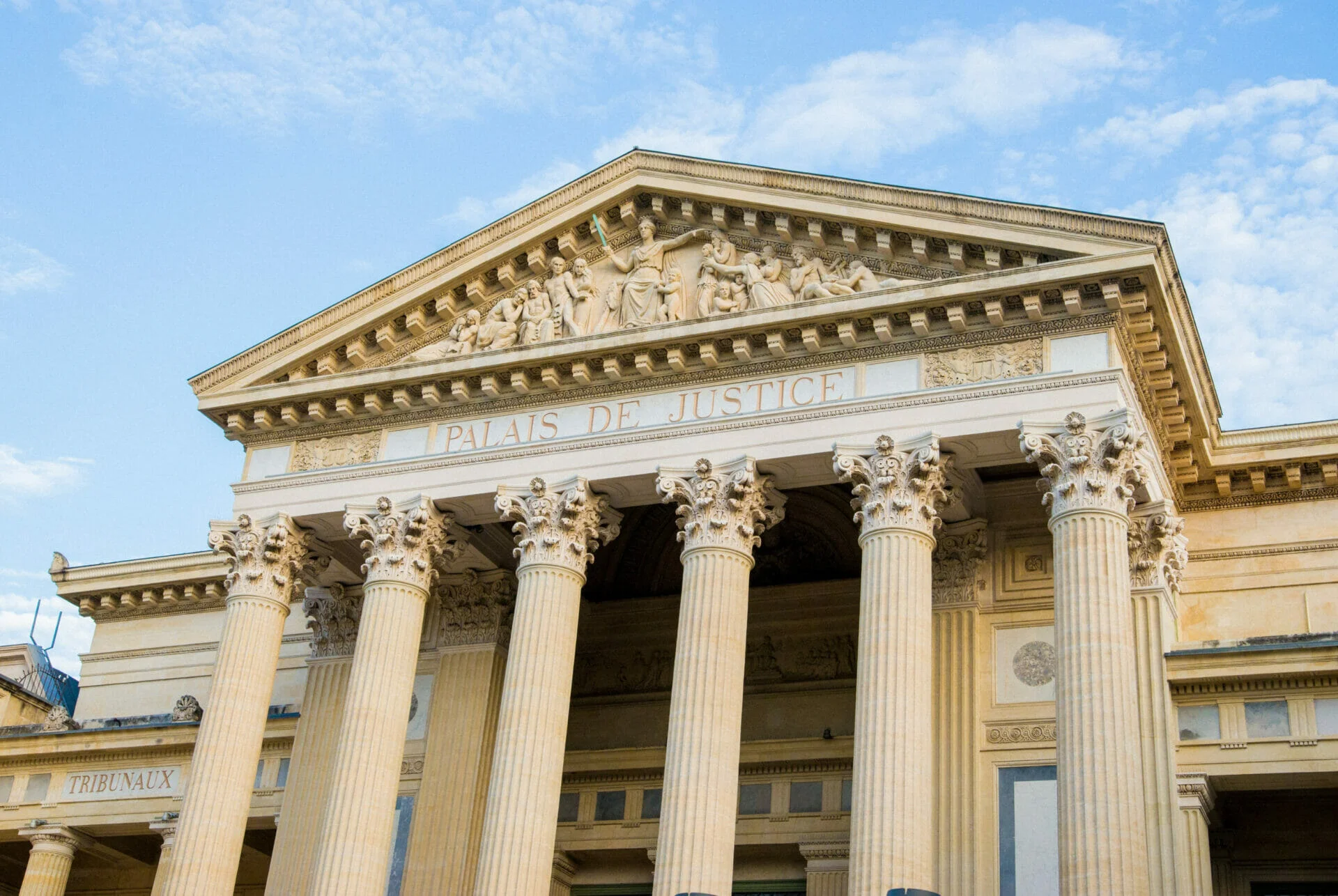 Directeur des services de greffe judiciaires