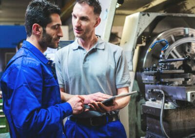 Opérateur Régleur sur Machine à Commande Numérique