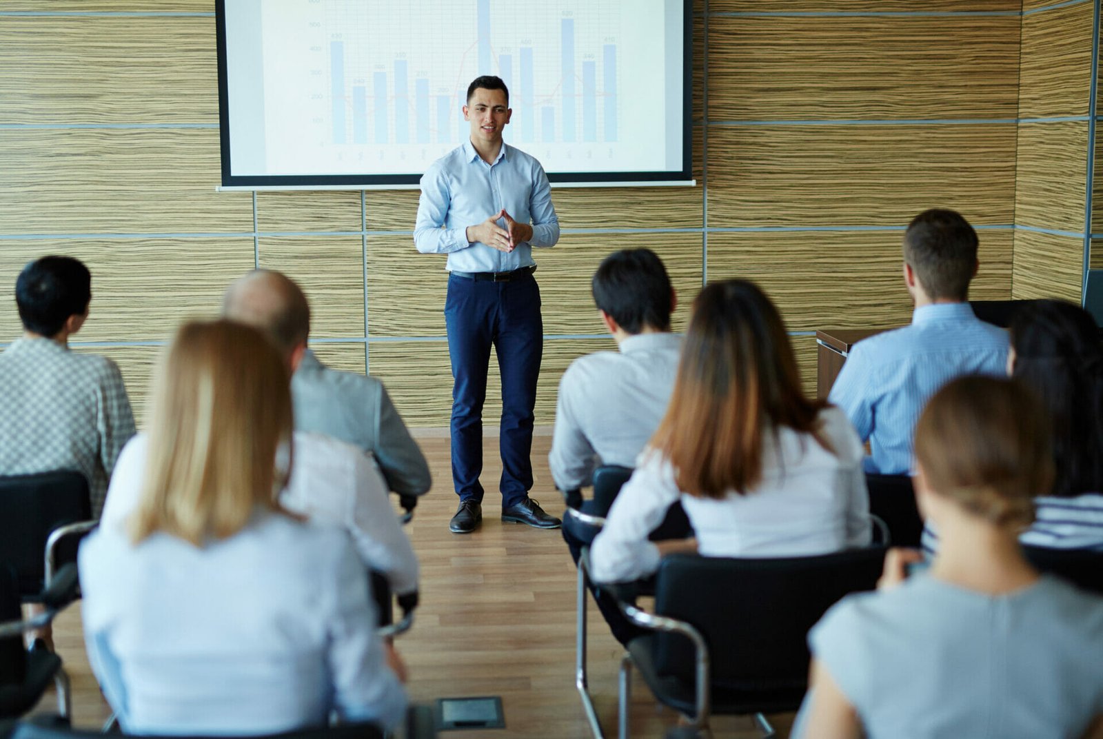 Maître Conférencier salaire, formation et rôle