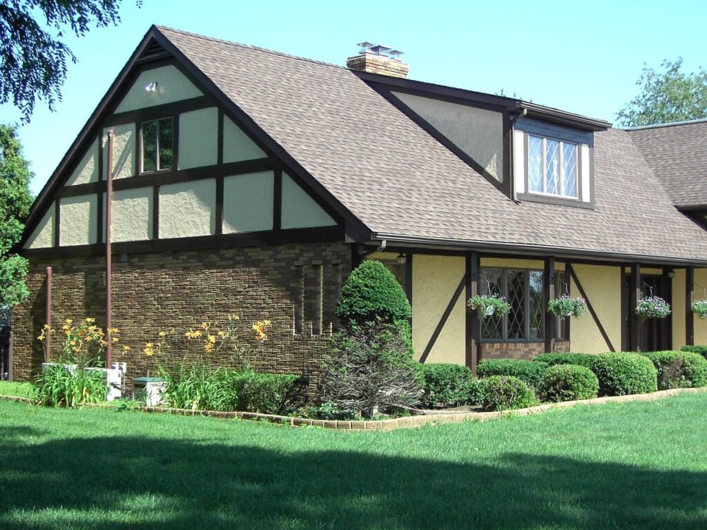 Les Métiers de l'Immobilier : Une Carrière Dynamique en Pleine Évolution 1 house 1237469 1280